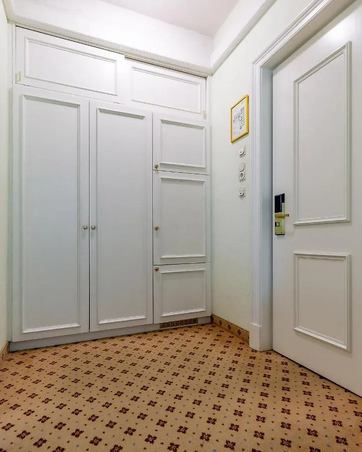 ****  Natsionalny Hotel Kyiv Ukraine