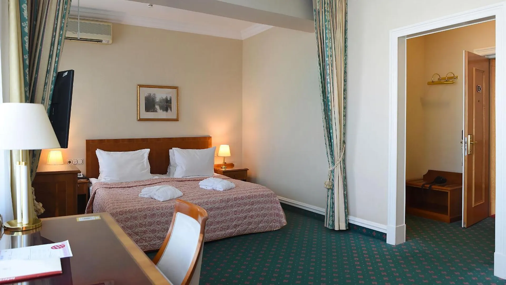 Natsionalny Hotel Kiew