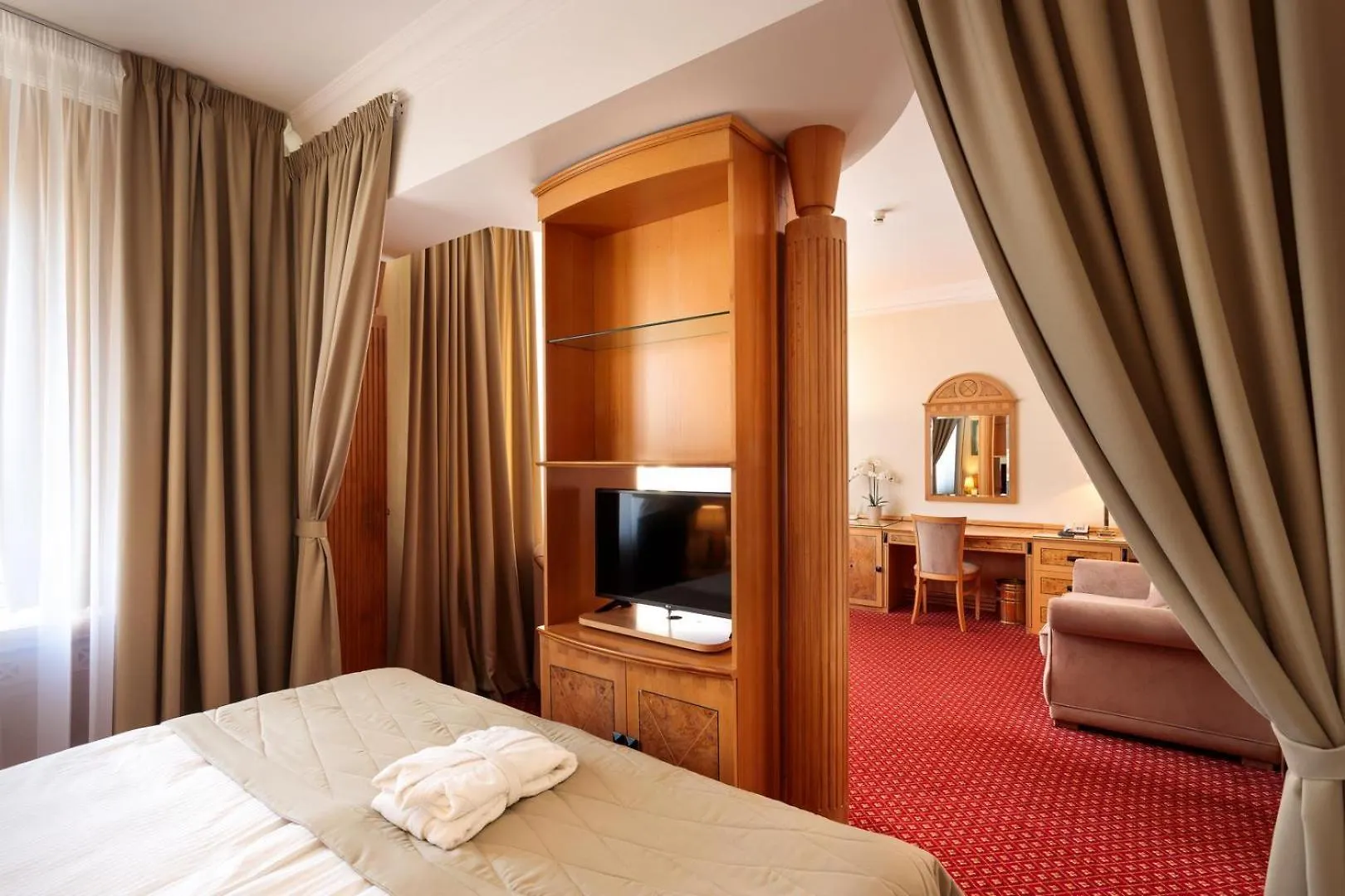 Natsionalny Hotel Kyiv Ukraine