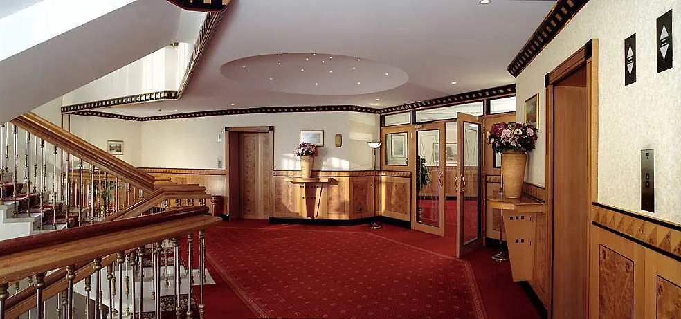Natsionalny Hotel Kyiv 4*,  Ukraine