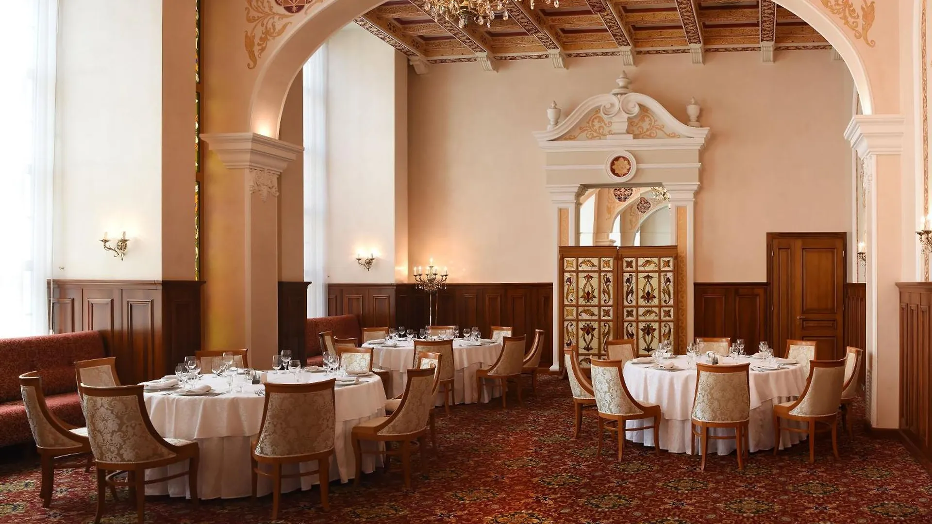Natsionalny Hotel Kyiv 4*,
