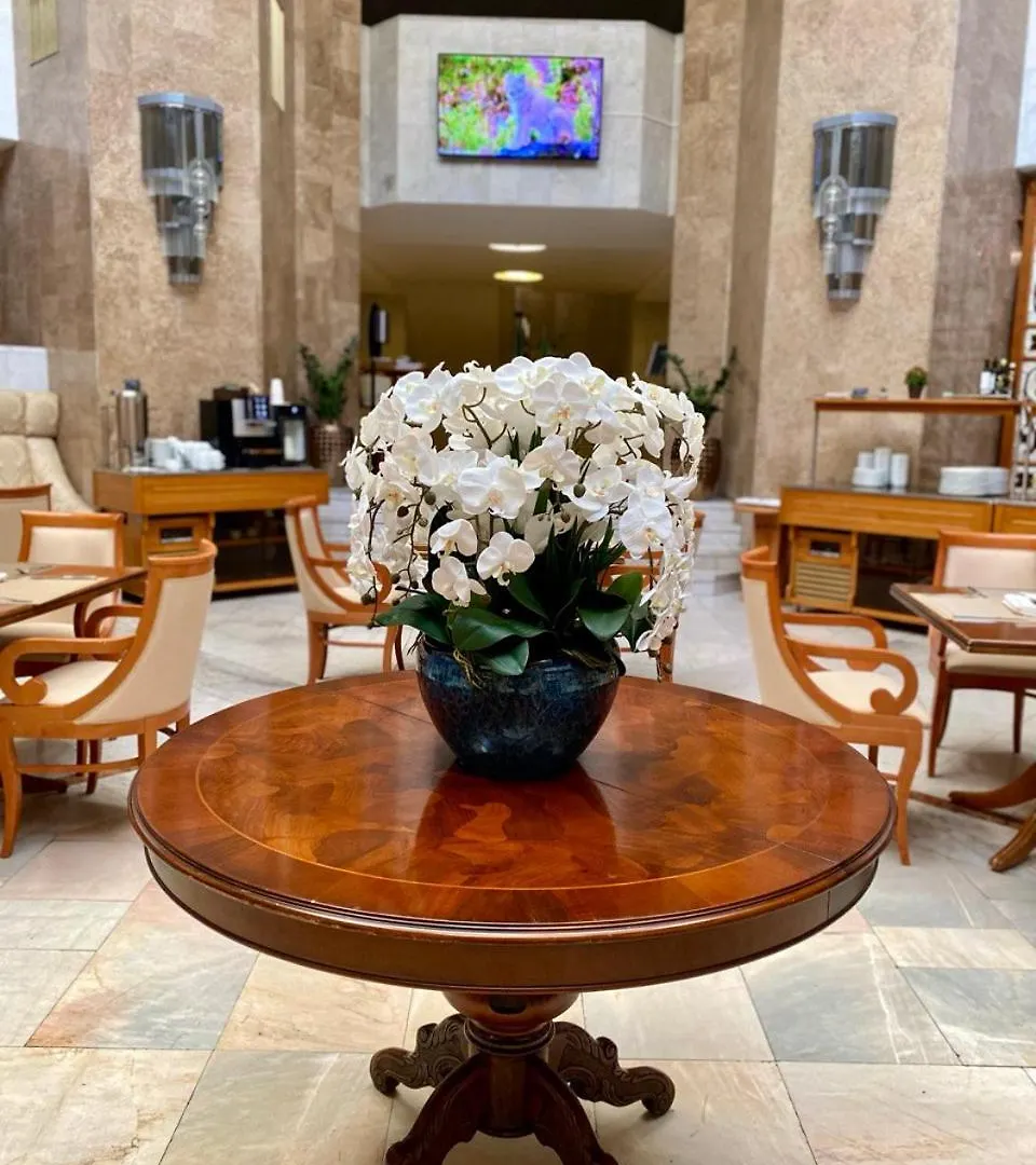 ****  Natsionalny Hotel Kyiv Ukraine