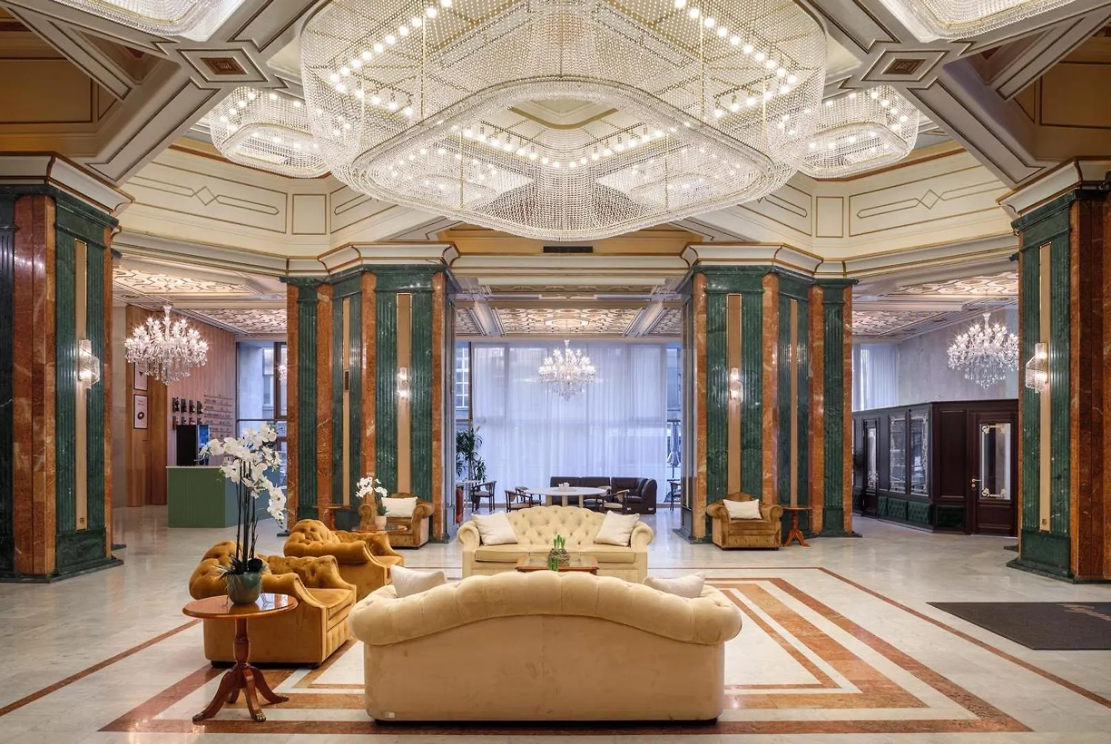 Natsionalny Hotel Kyiv 4*,  Ukraine